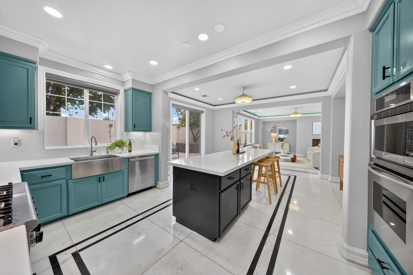 Keep: a sliver of countertop, cabinet height