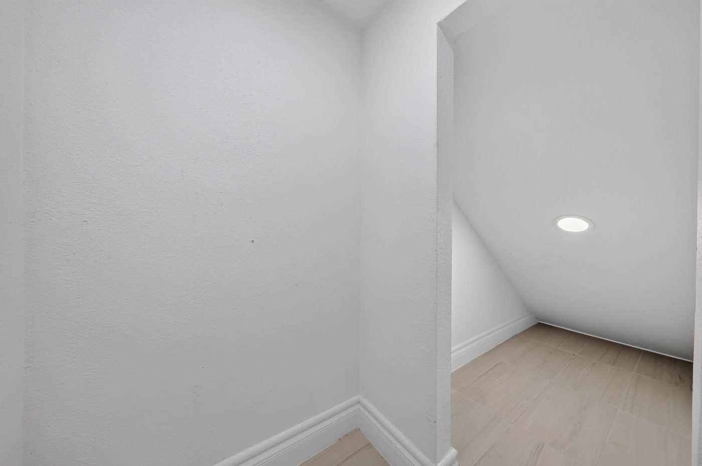 Skip: a plain closet