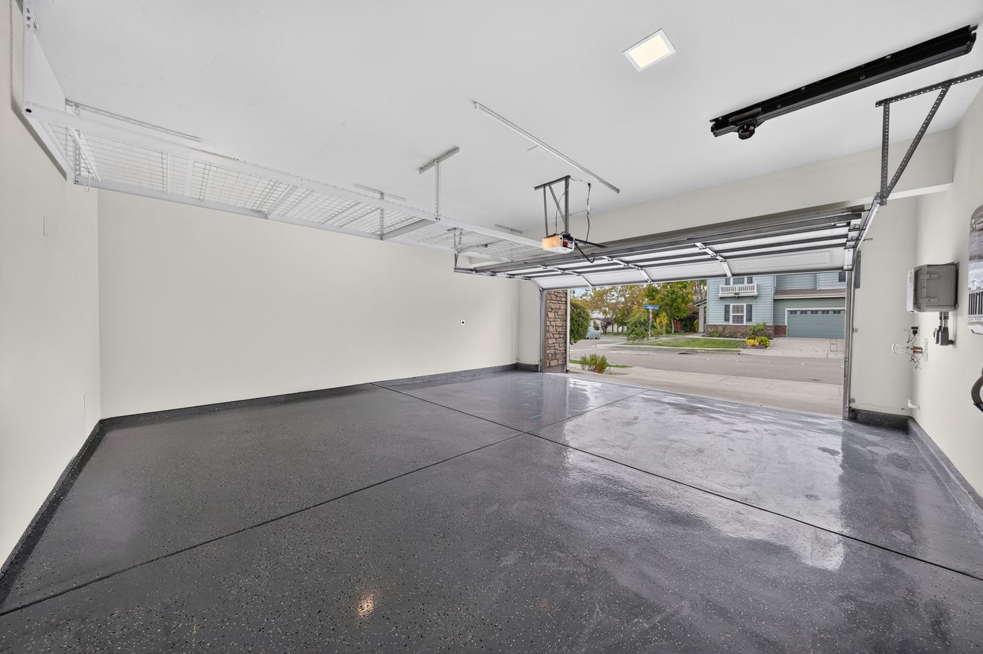 Garage open