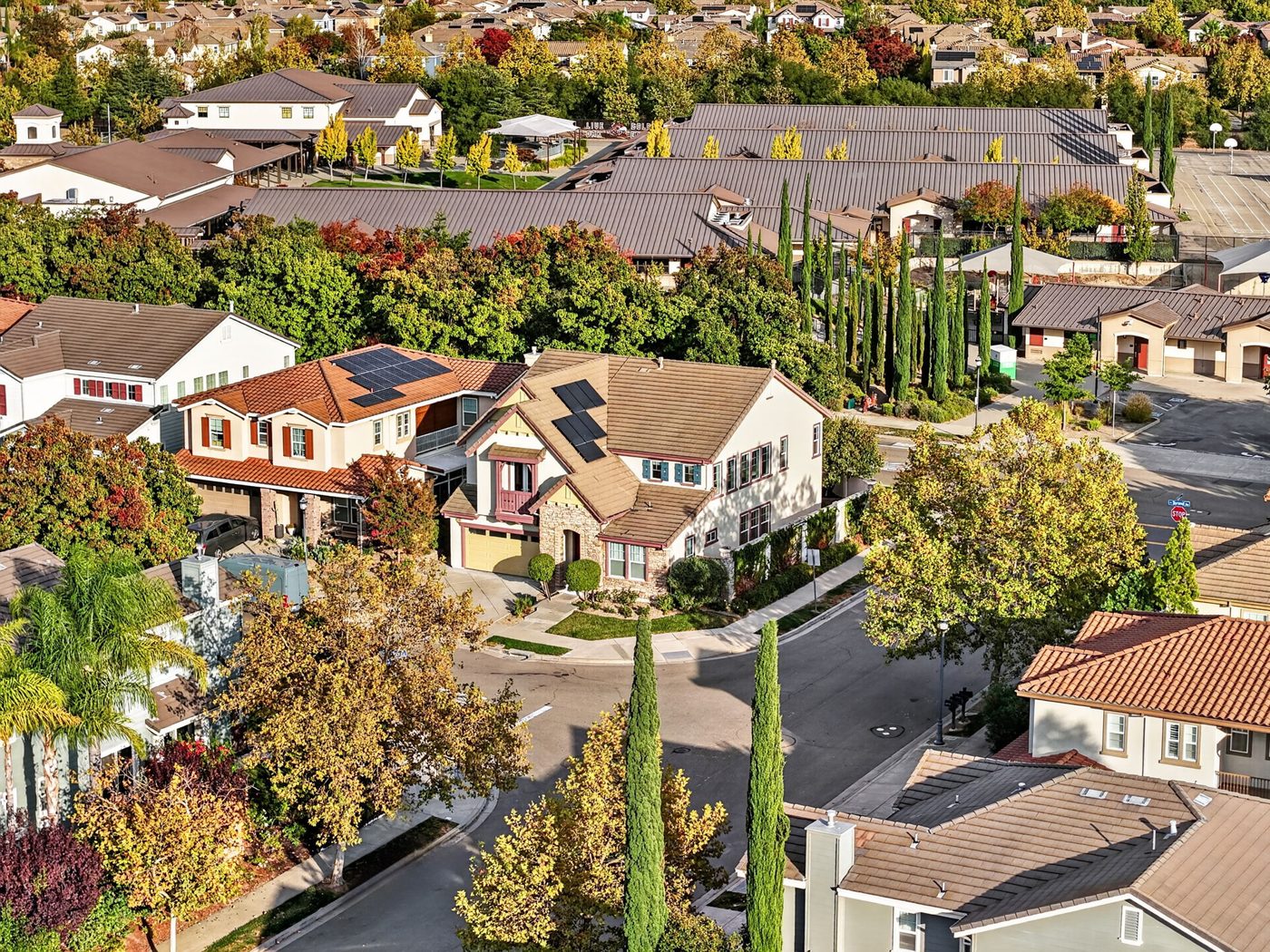 Keep: 2.5 times zoom, corner lot