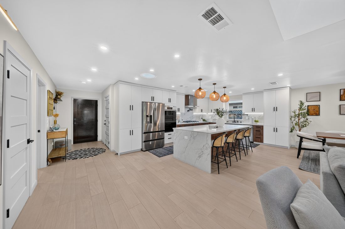Jose · 16-02_Living_Room_Angle_A.JPG