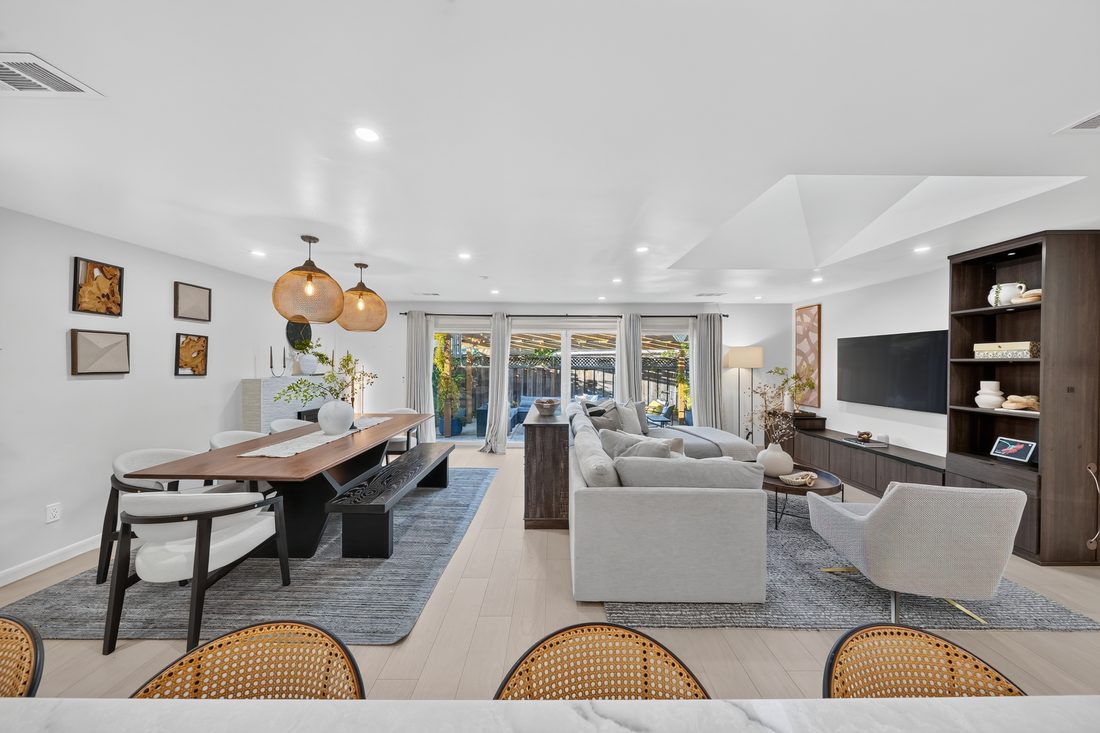 Jose · 19-02_Living_Room_Angle_D.JPG