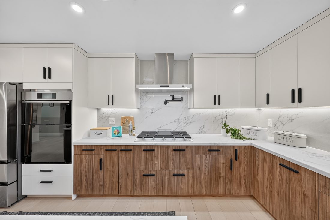 Jose · 27-03_Kitchen_Angle_C.JPG