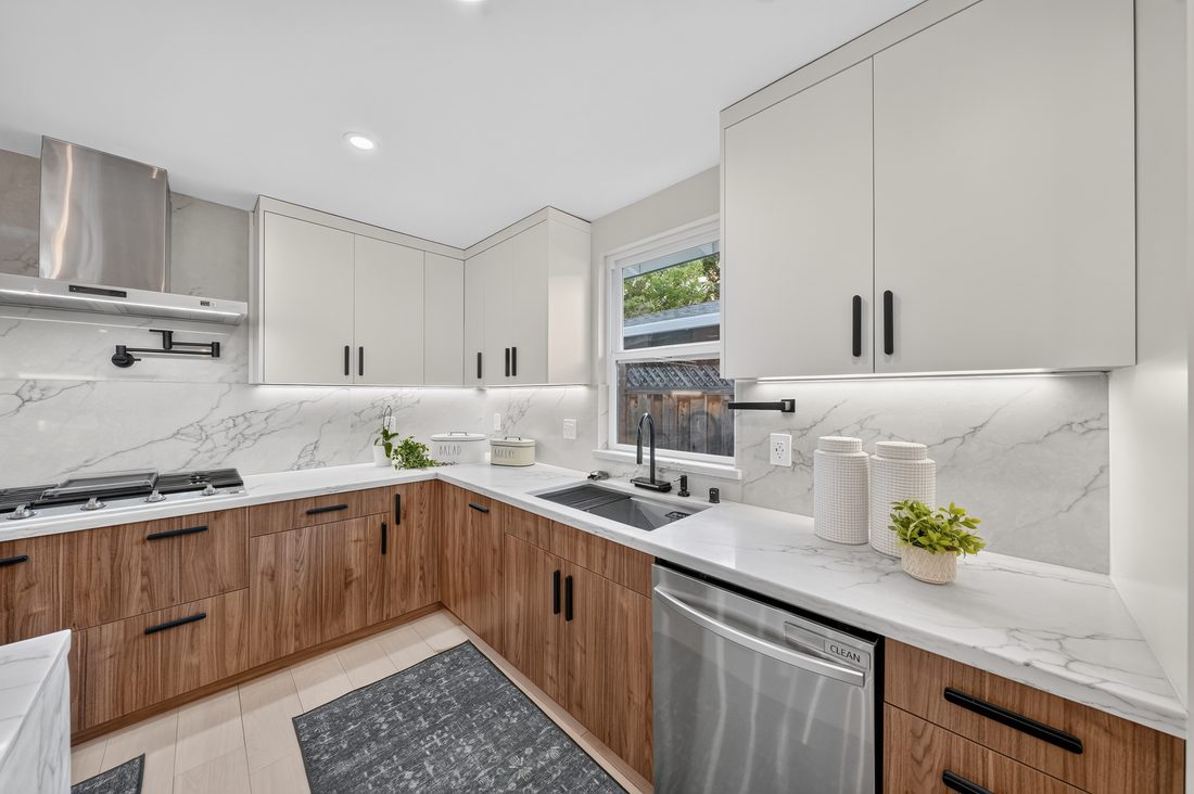 Jose · 29-03_Kitchen_Angle_E.JPG