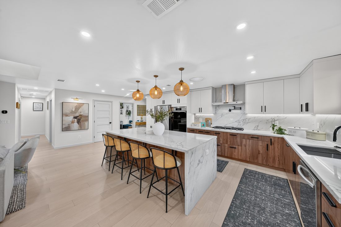 Jose · 32-03_Kitchen_Angle_H.JPG