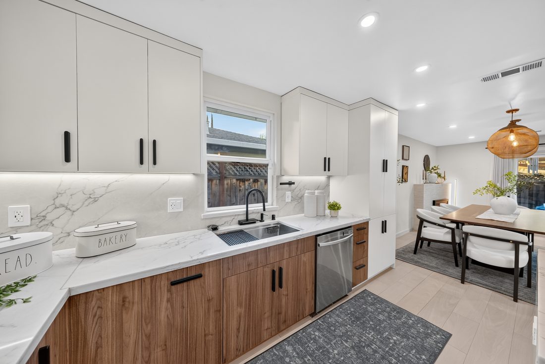 Jose · 39-04_Dining_Room_Angle_B.JPG