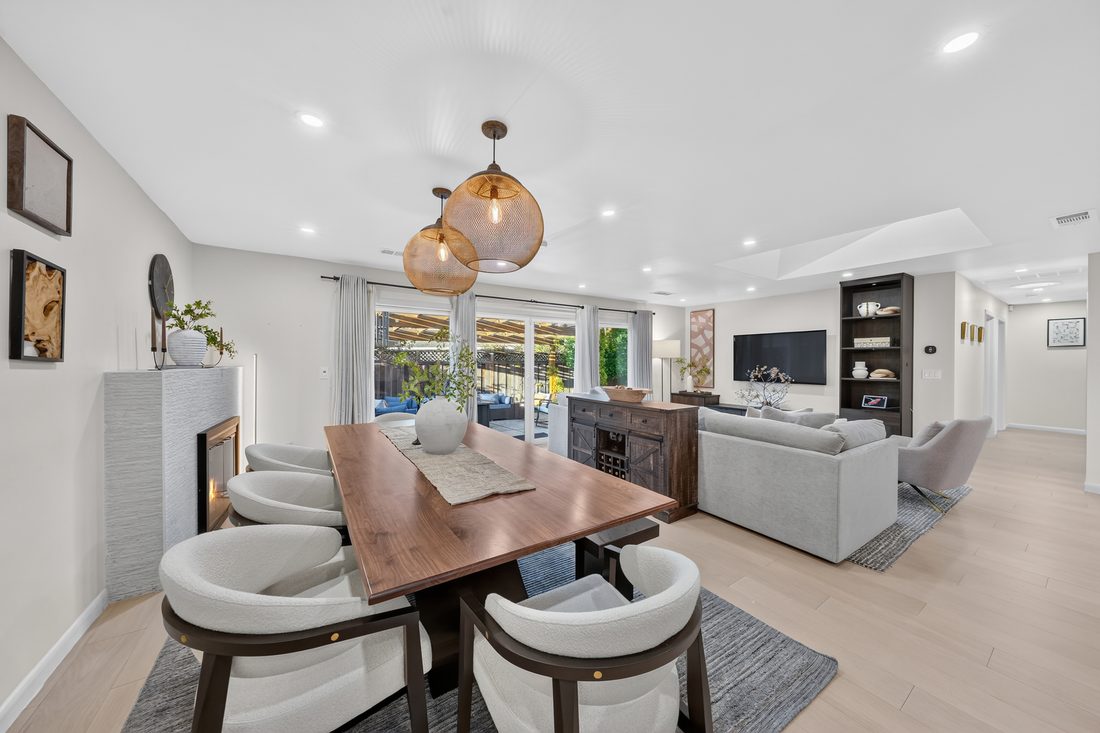 Jose · 40-04_Dining_Room_Angle_C.JPG