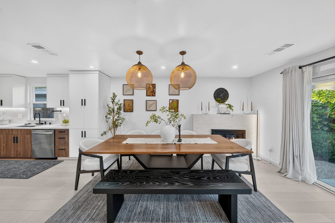 Jose · 42-04_Dining_Room_Angle_E.JPG