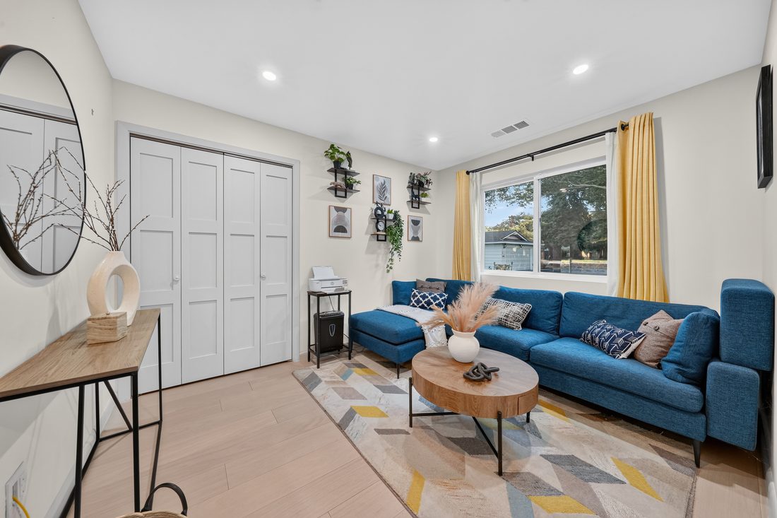 Jose · 43-05_Family_Room_Angle_A.JPG