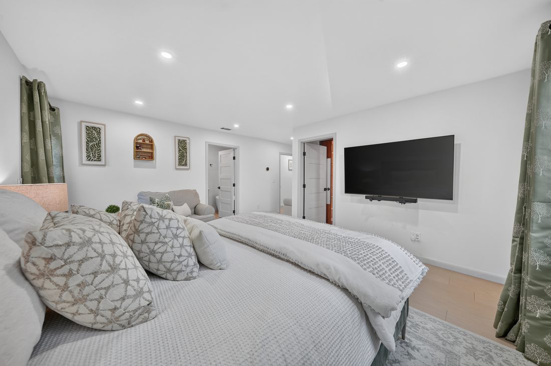 Jose · 47-06_Primary_Bedroom_Angle_C.JPG