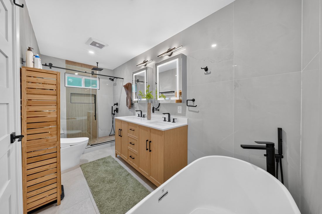 Jose · 58-10_Primary_Bathroom_Angle_B.JPG