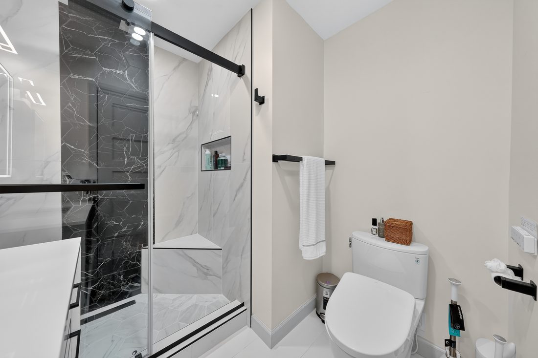 Jose · 64-11_Secondary_Bathroom_1_Angle_B.JPG