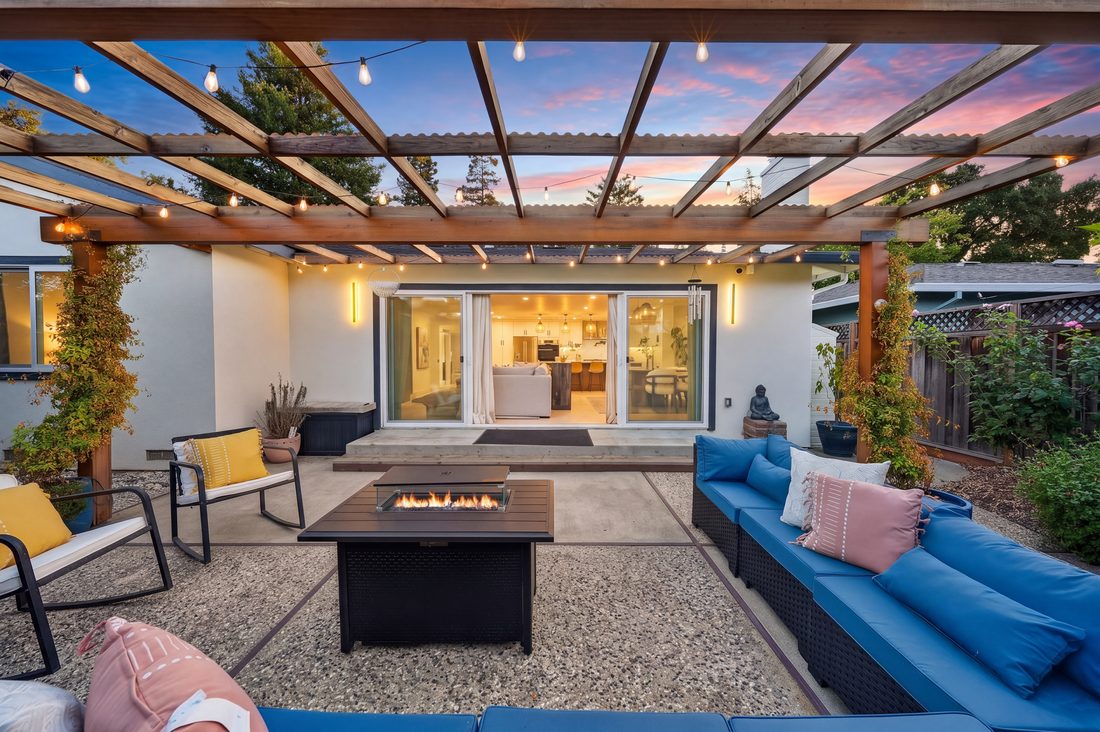 Jose, twilight version · 76-16_Back_Yard_Patio_Angle_E_Twilight_v2.JPG