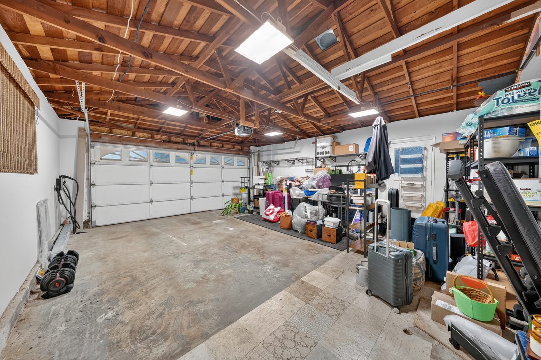 Jose · 82-18_Garage_Inside_Angle_A.JPG (also a V2 edit)