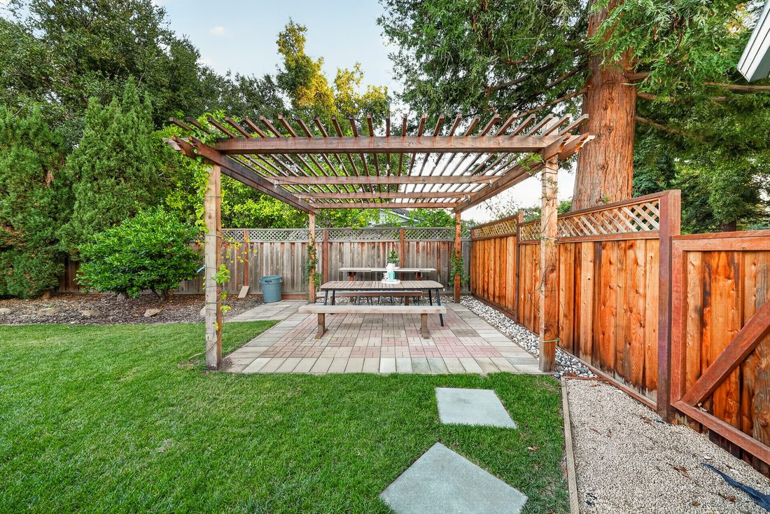 Jose · 84-21_Garden_Structure_1_Angle_A.JPG