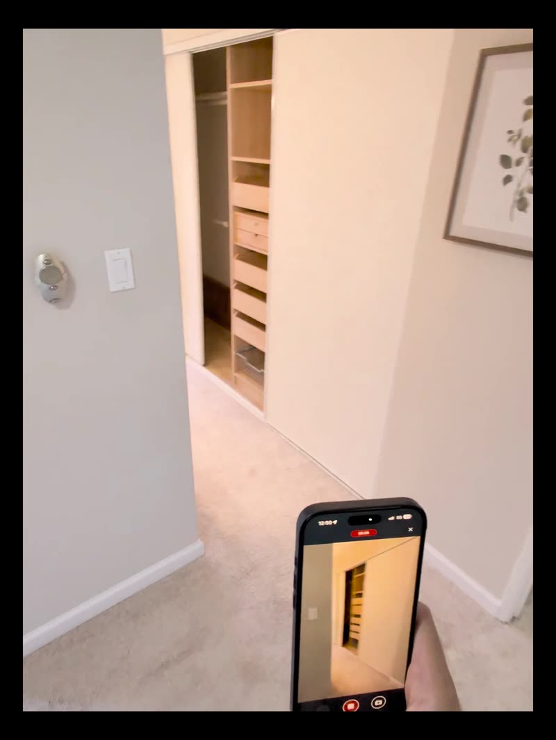 Play clip 08: Never Tilt Phone Up