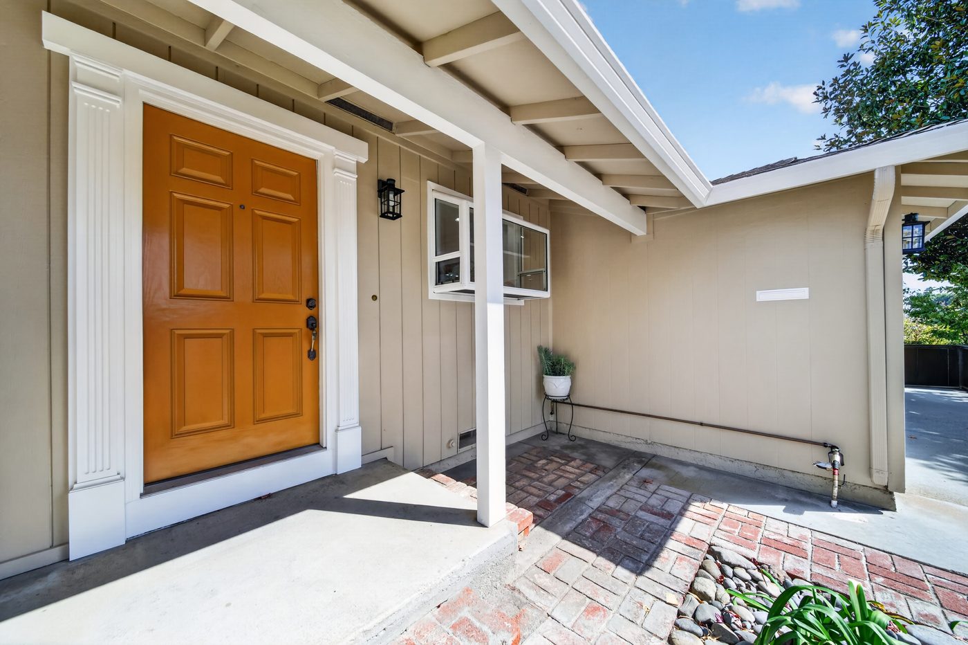 Another common one: you overshot the exterior of a pretty common home. Every angle you sent: 11 (plus 5 virtual twilights made from them).