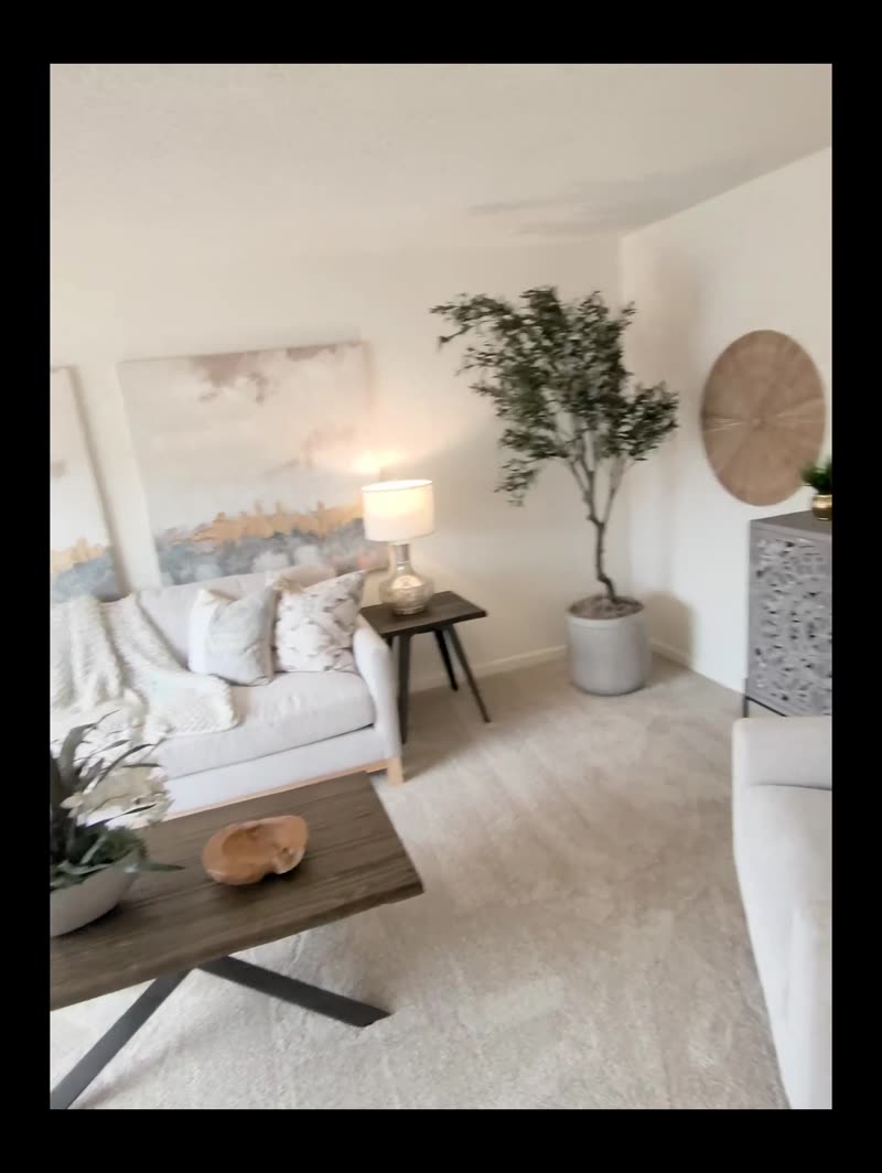 Play clip 03: Living Rooms: Every Angle
