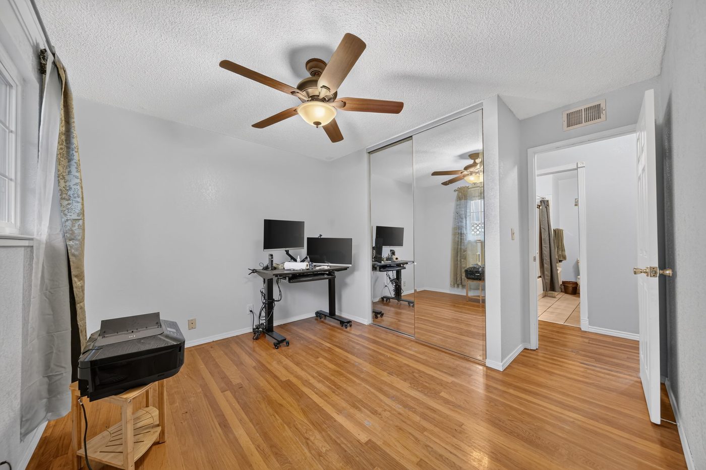 Good: bedroom 1, angle B